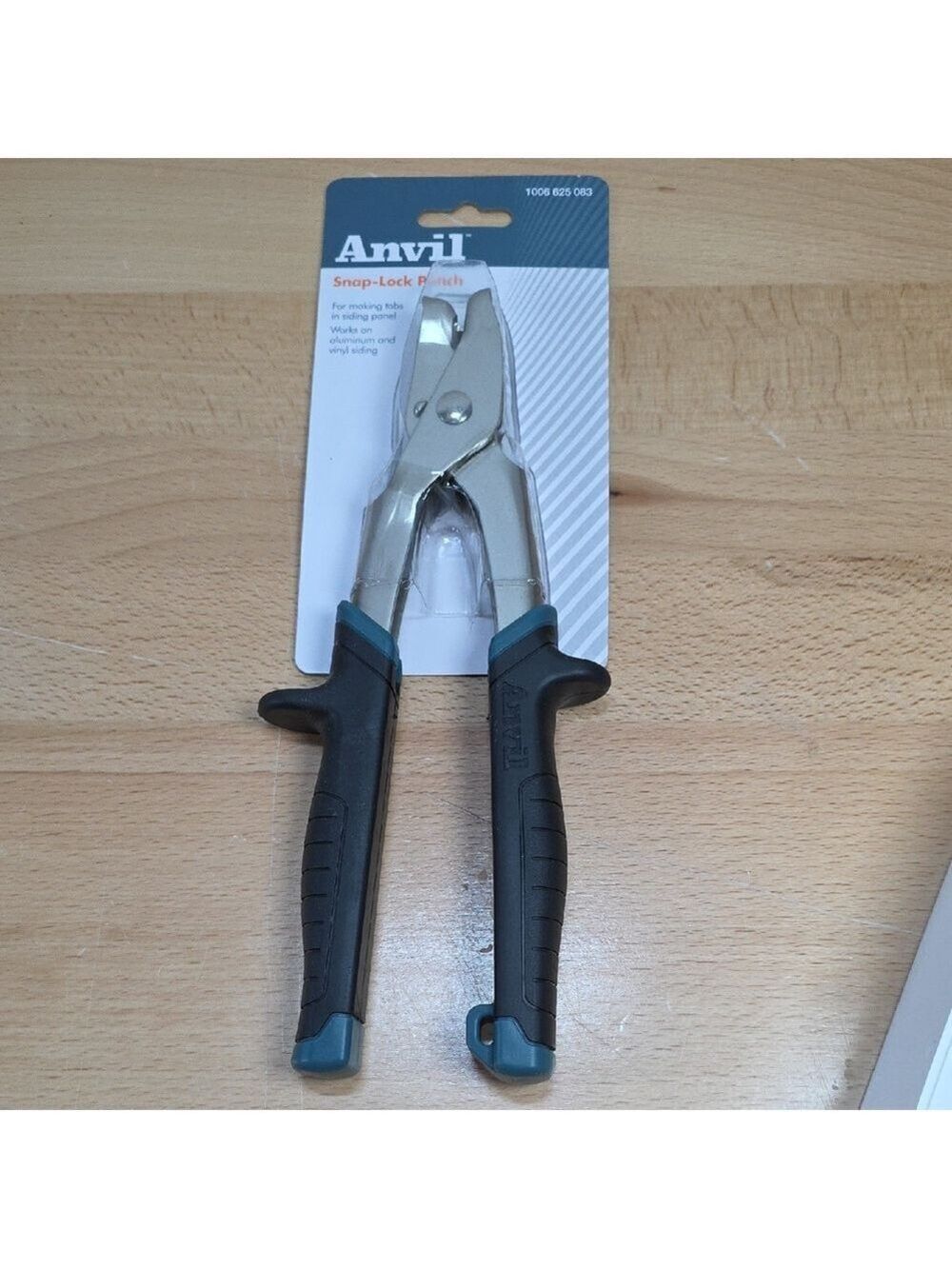 Anvil Snap-Lock Pinch with Black and Blue Handles